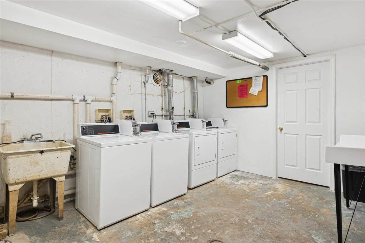 501 Carlysle Drive #7, Clarendon Hills, IL 60514