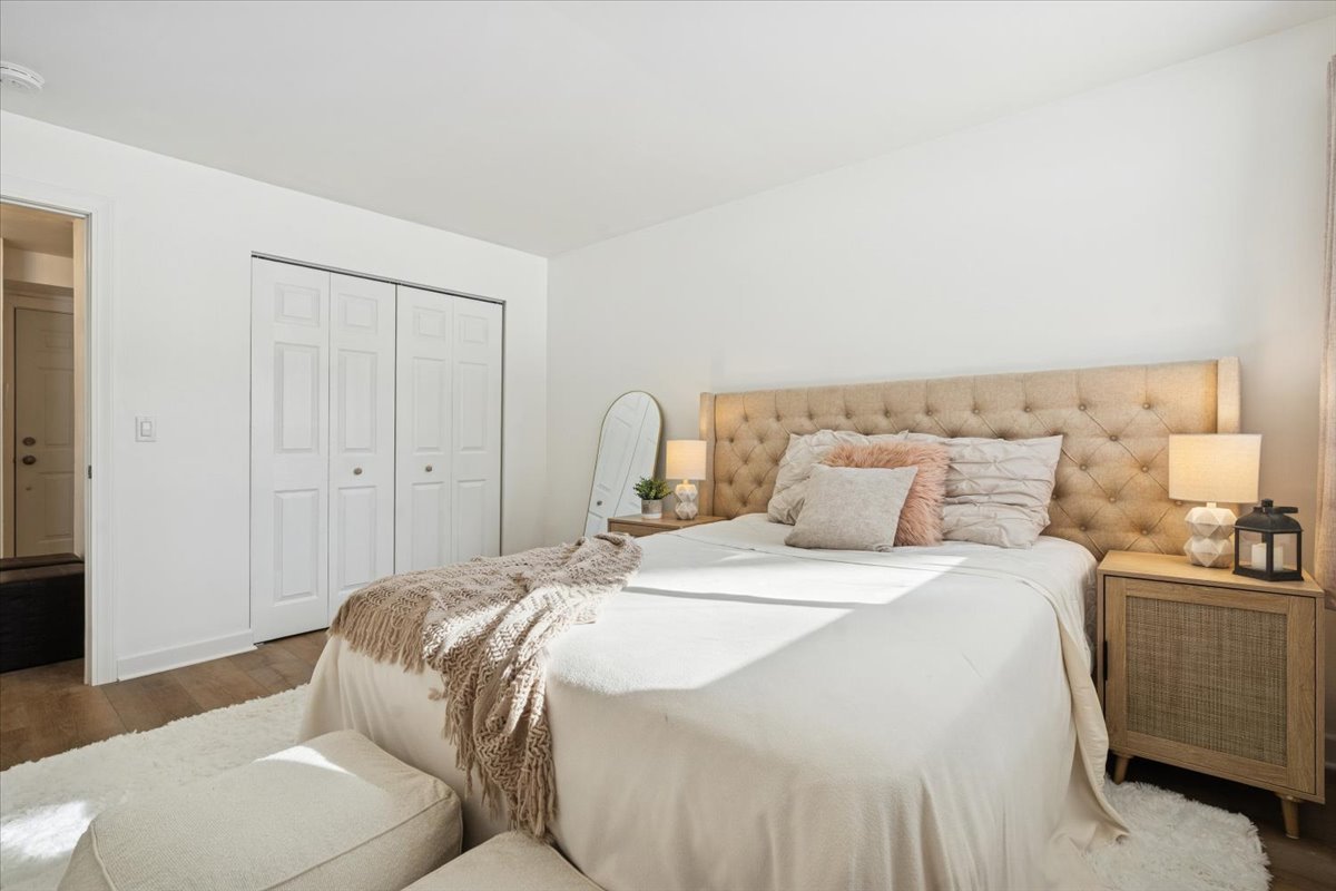 501 Carlysle Drive #7, Clarendon Hills, IL 60514