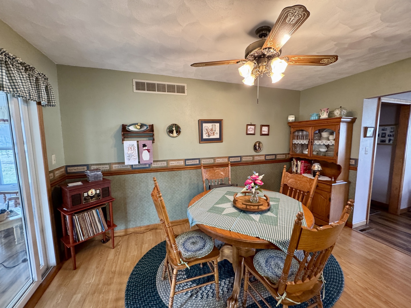 113 W 3rd Street, Wyanet, IL 61379