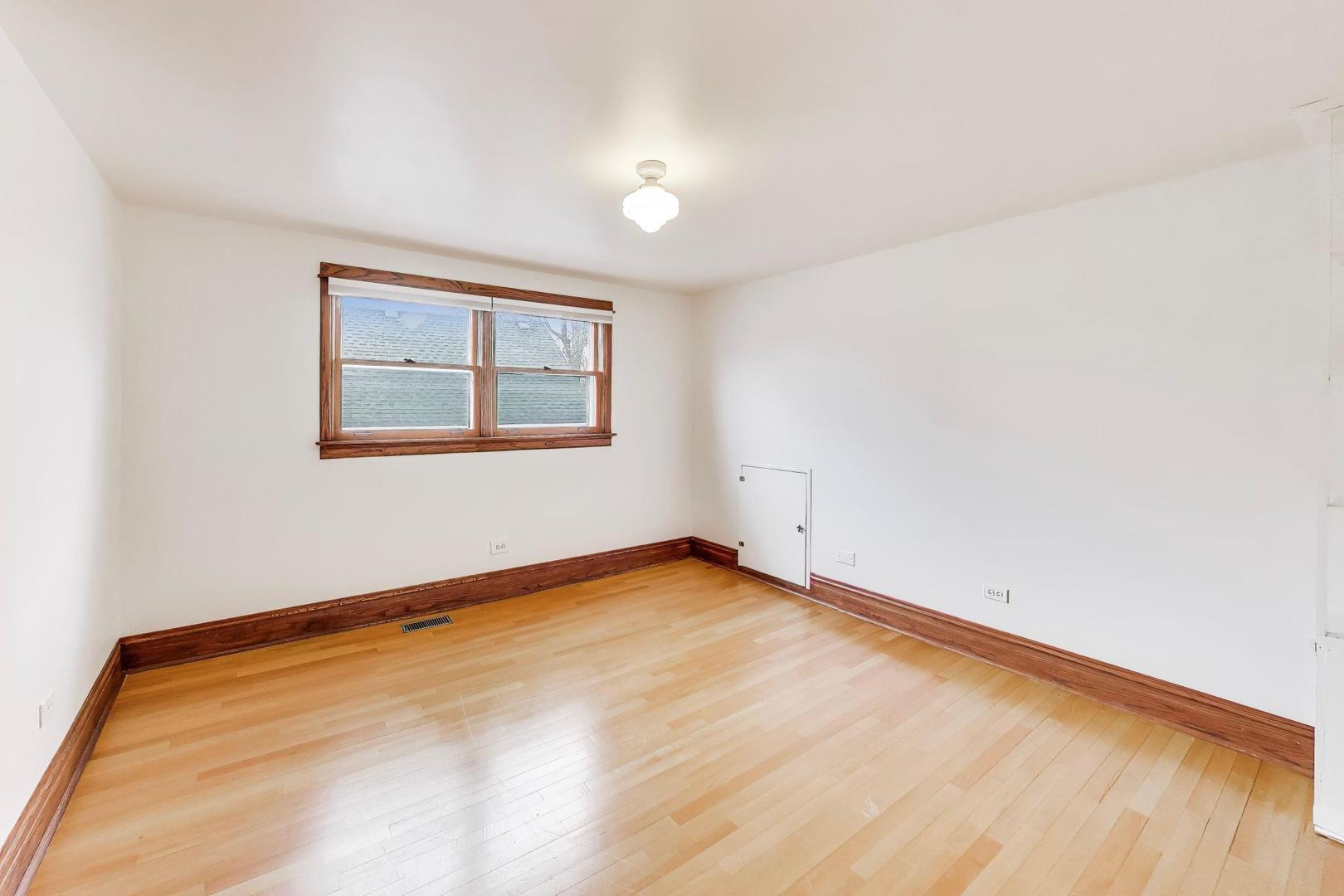 256 Blackhawk Road, Riverside, IL 60546