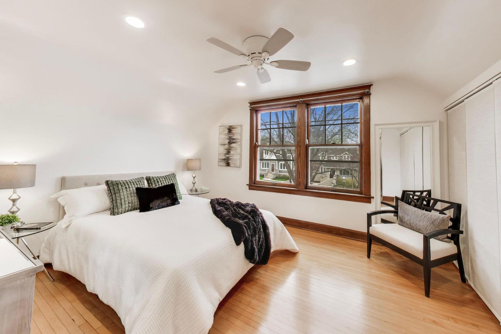 256 Blackhawk Road, Riverside, IL 60546