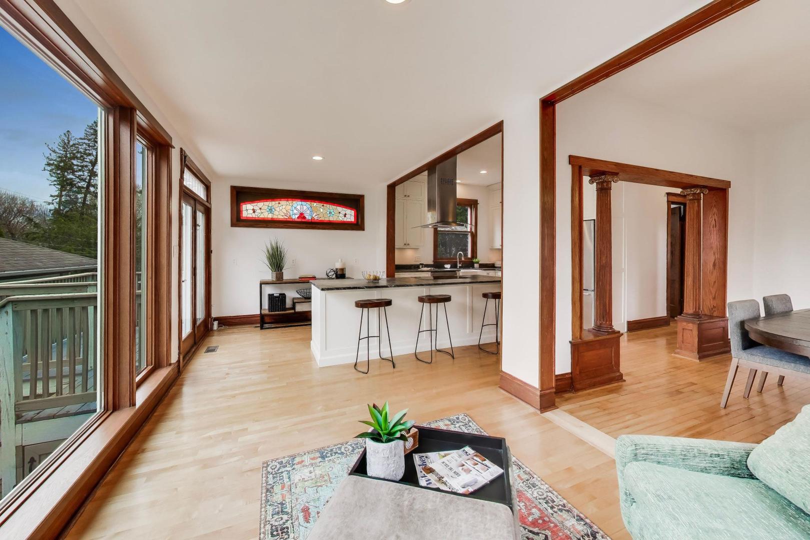 256 Blackhawk Road, Riverside, IL 60546