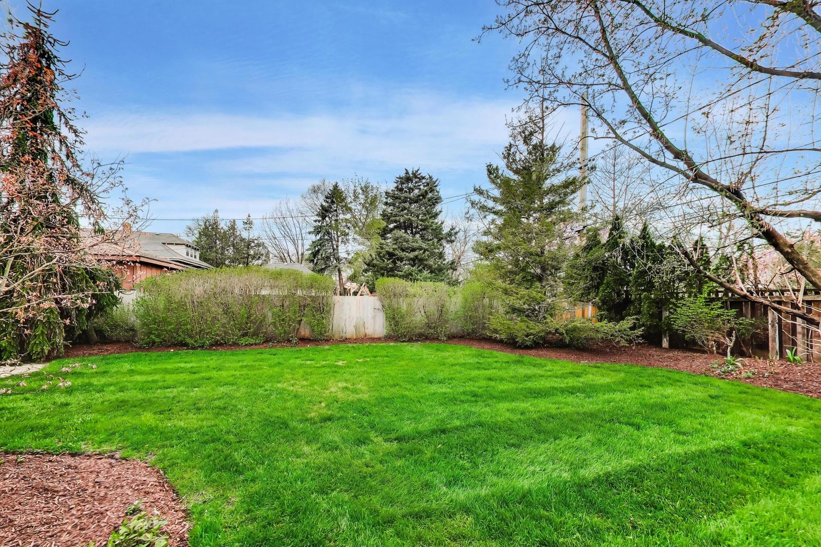 256 Blackhawk Road, Riverside, IL 60546