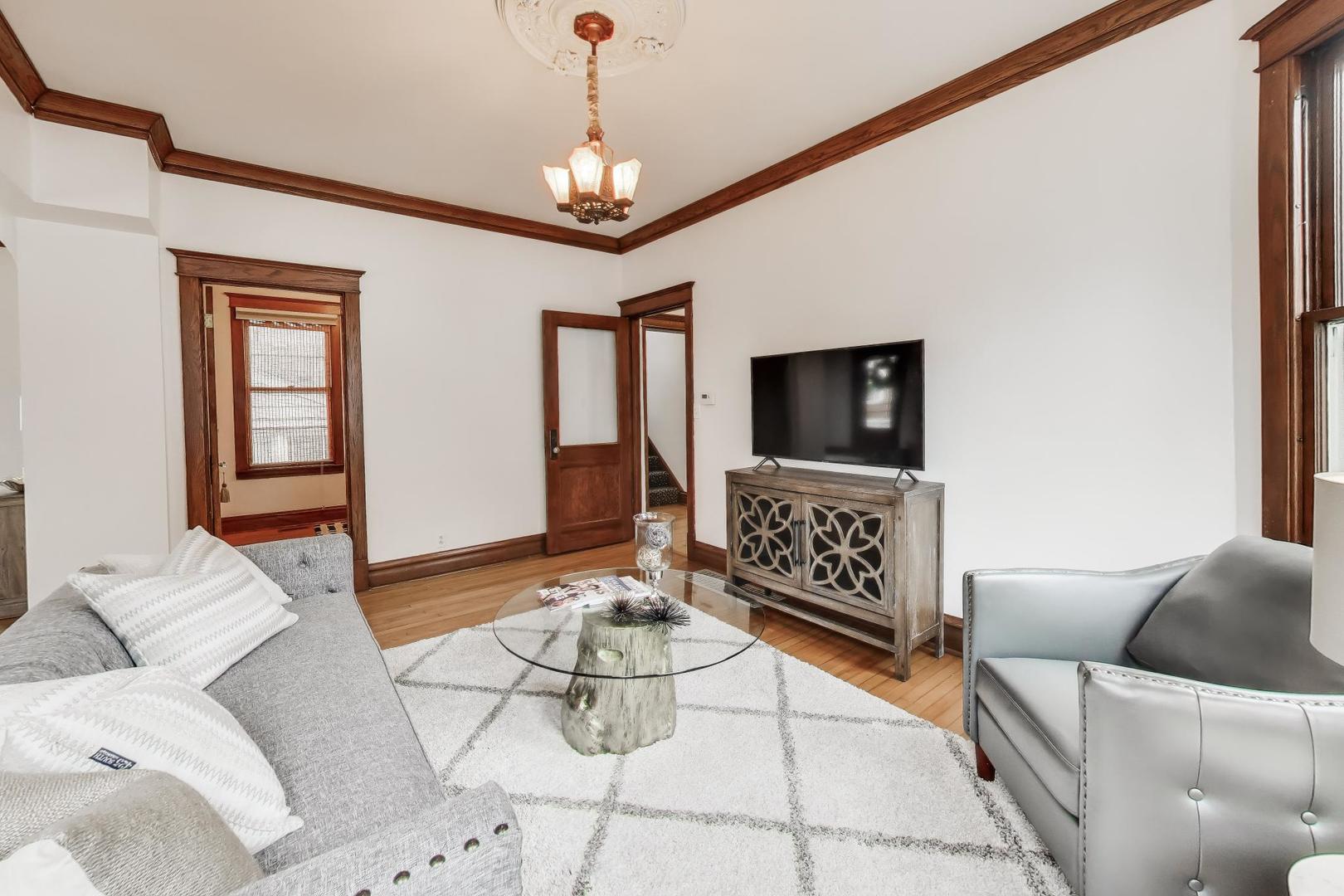 256 Blackhawk Road, Riverside, IL 60546