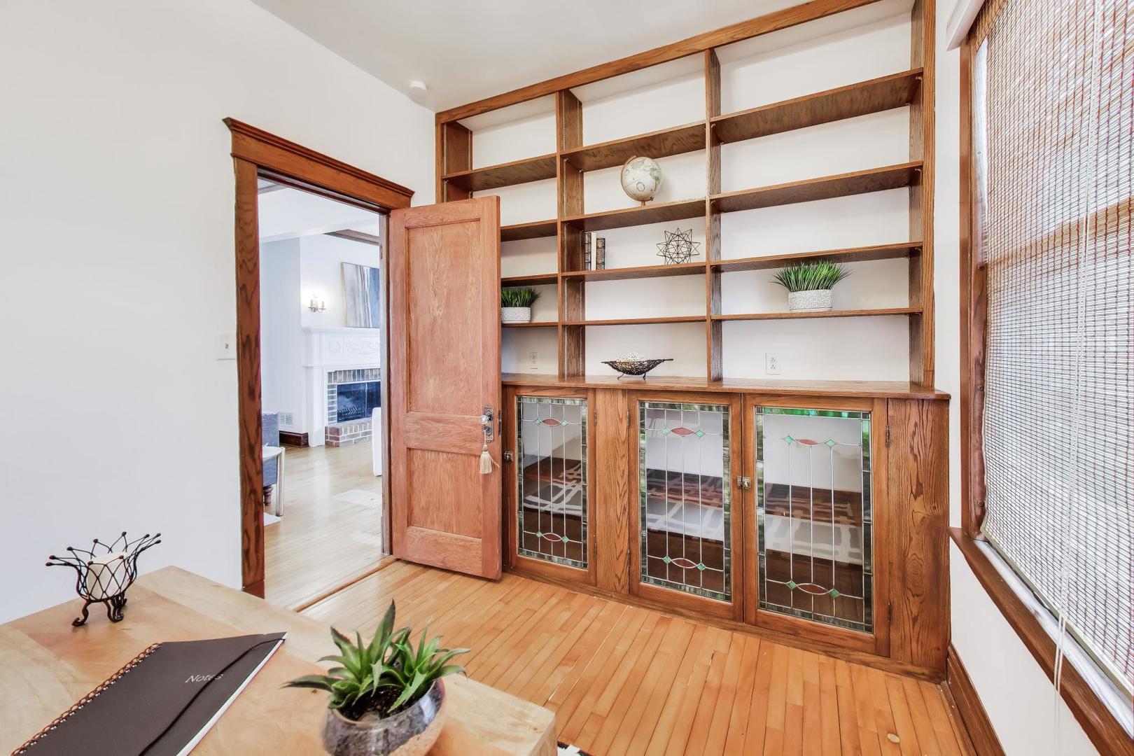 256 Blackhawk Road, Riverside, IL 60546