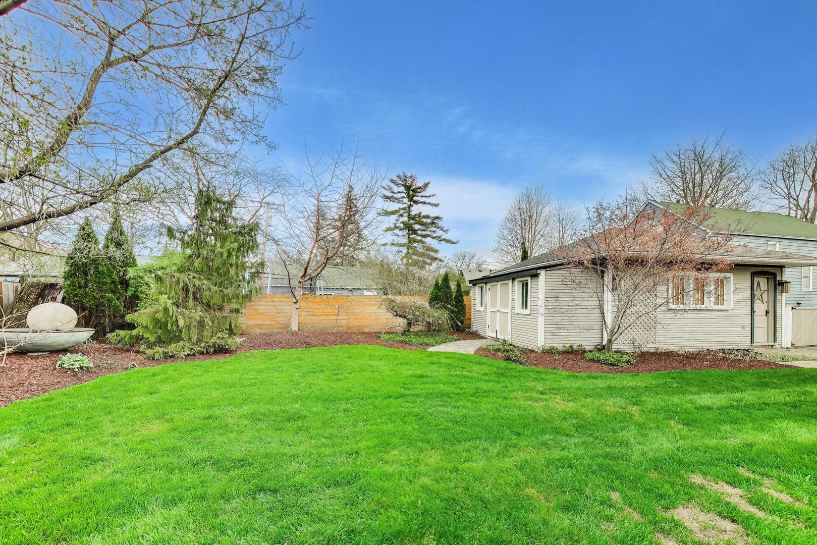 256 Blackhawk Road, Riverside, IL 60546