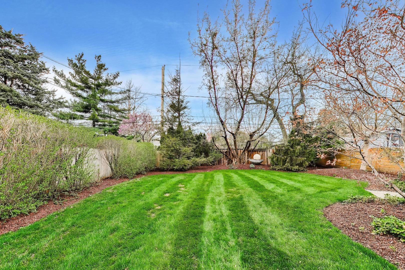 256 Blackhawk Road, Riverside, IL 60546