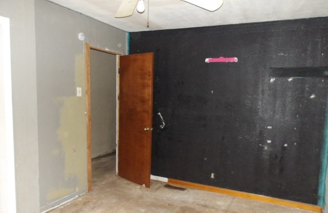 120 S Lake Avenue, Vandalia, IL 62471