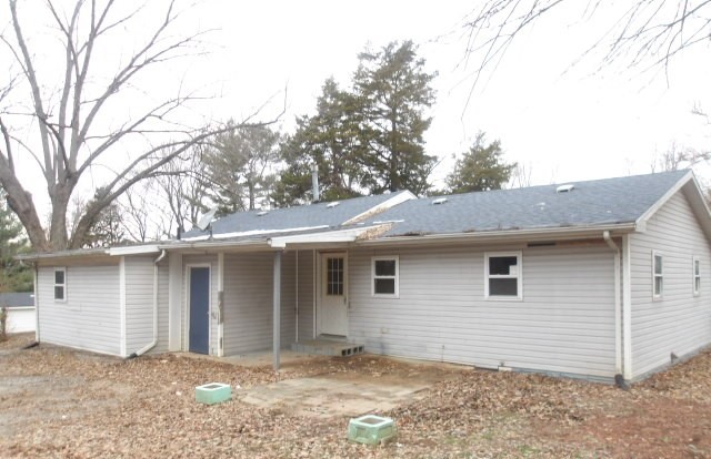 120 S Lake Avenue, Vandalia, IL 62471