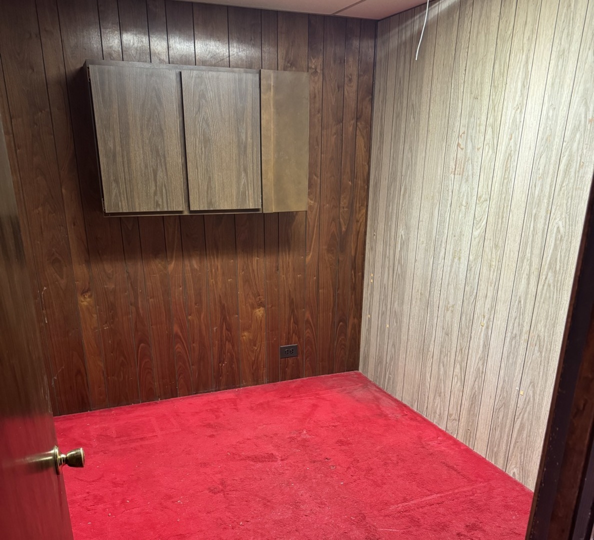 8137 N Milwaukee Avenue, Niles, IL 60714