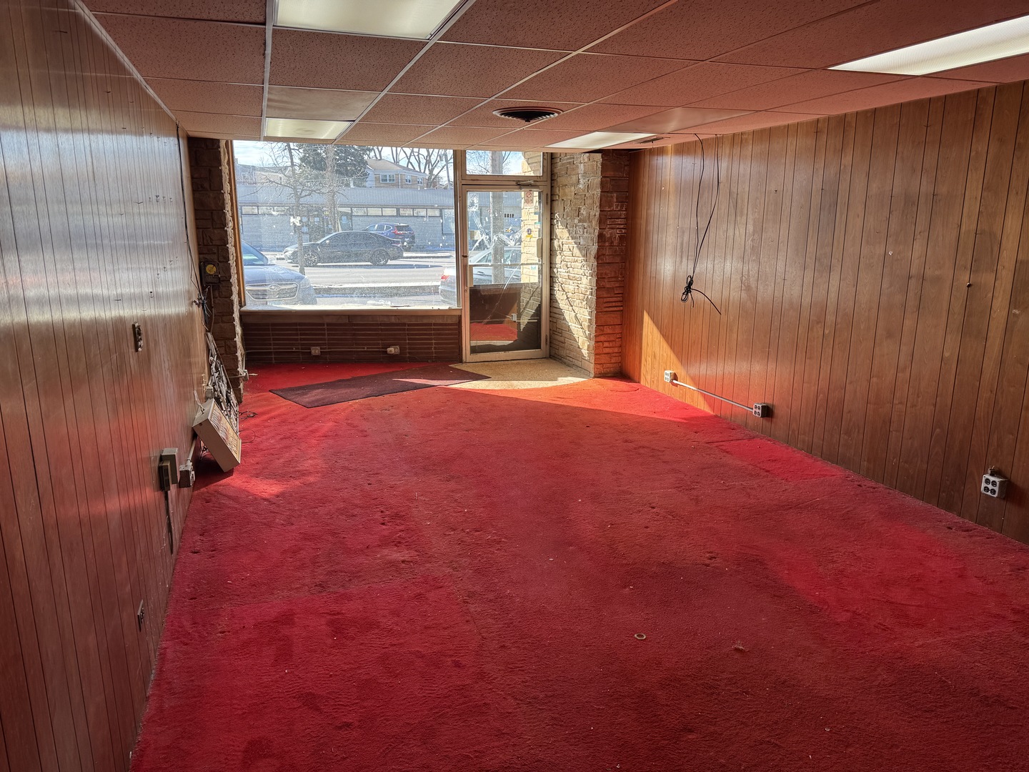 8137 N Milwaukee Avenue, Niles, IL 60714