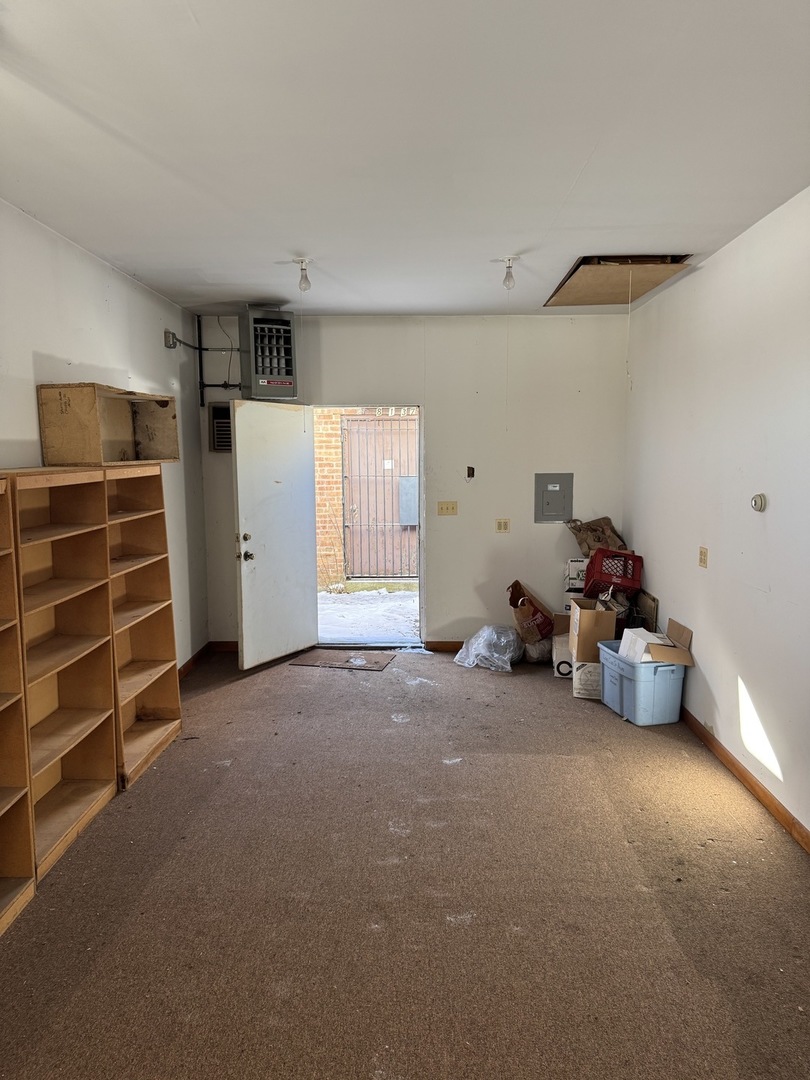 8137 N Milwaukee Avenue, Niles, IL 60714