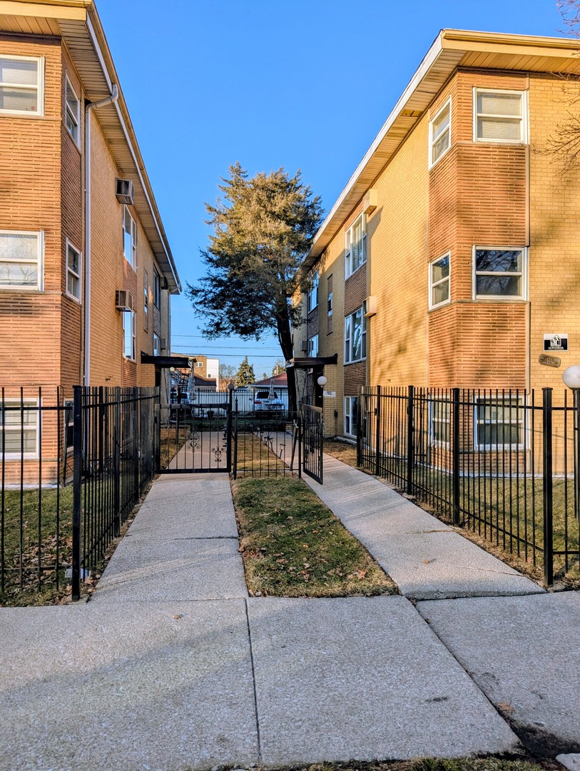 406 E 109th Street #2N, Chicago, IL 60628