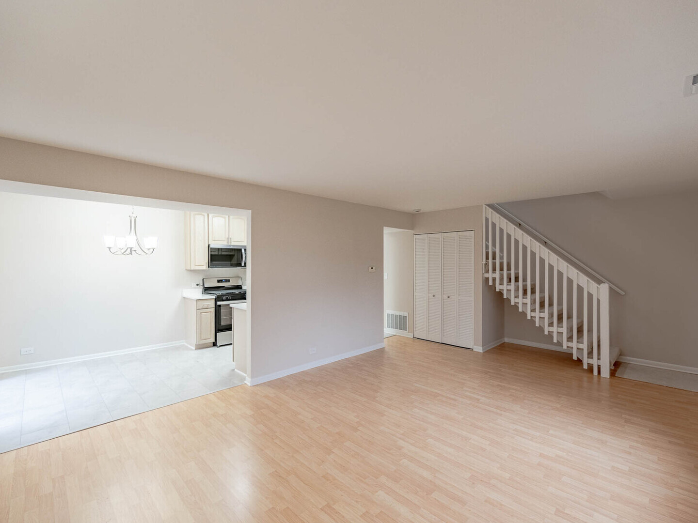 624 Breakers Point #624, Schaumburg, IL 60194