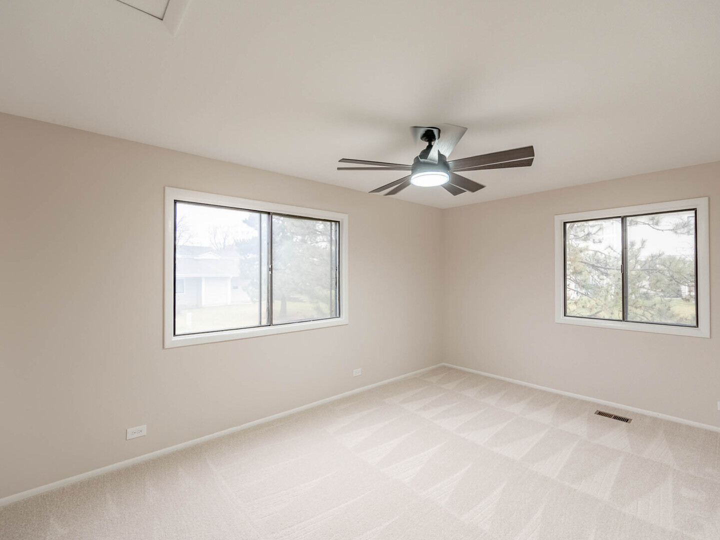 624 Breakers Point #624, Schaumburg, IL 60194