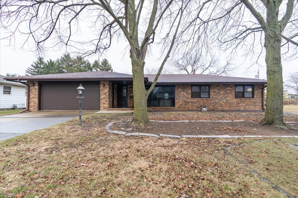 625 Bradley Drive, Bloomington, IL 61701