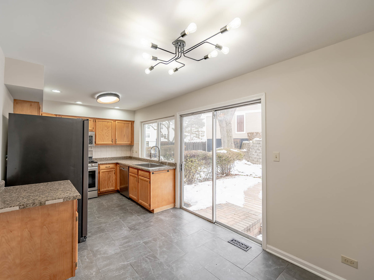 1933 Williamsburg Drive, Hoffman Estates, IL 60169