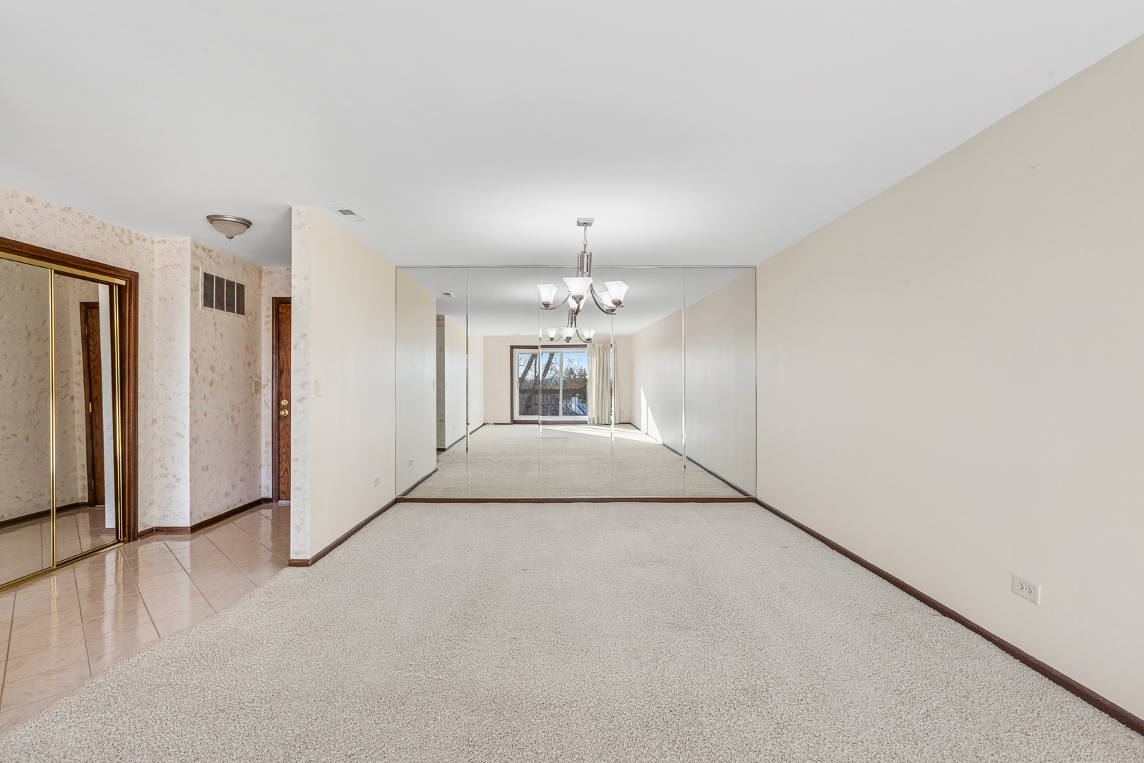 9500 N Washington Street #505, Niles, IL 60714