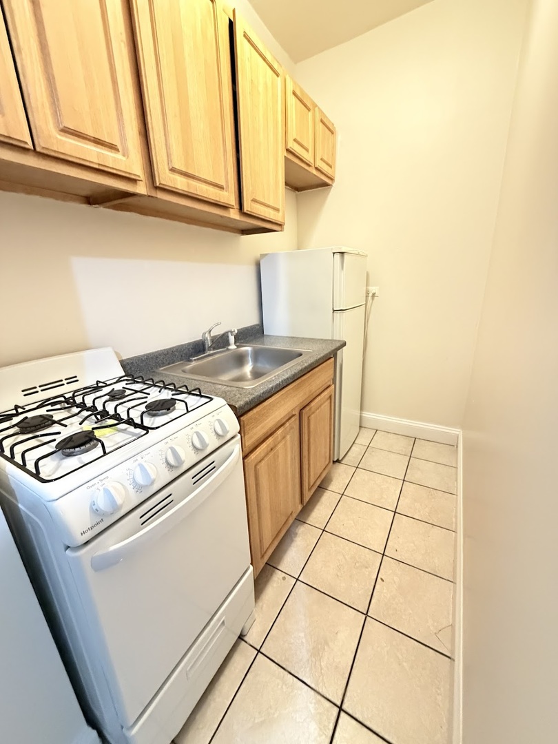 839 W Sheridan Road #417, Chicago, IL 60613