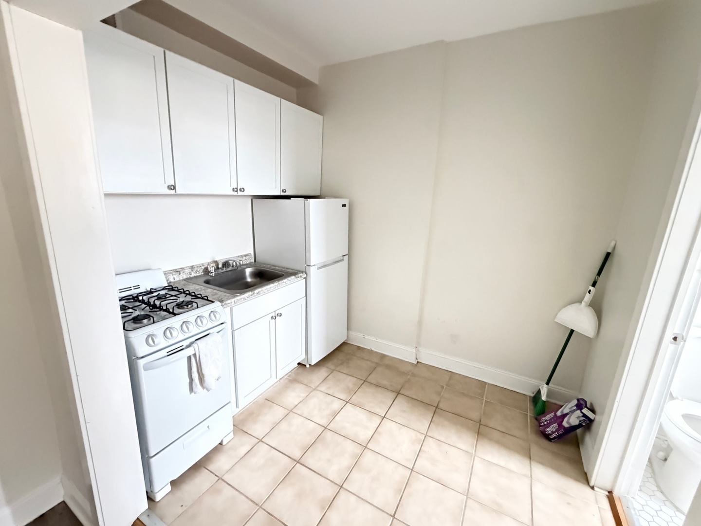 839 W Sheridan Road #422, Chicago, IL 60613