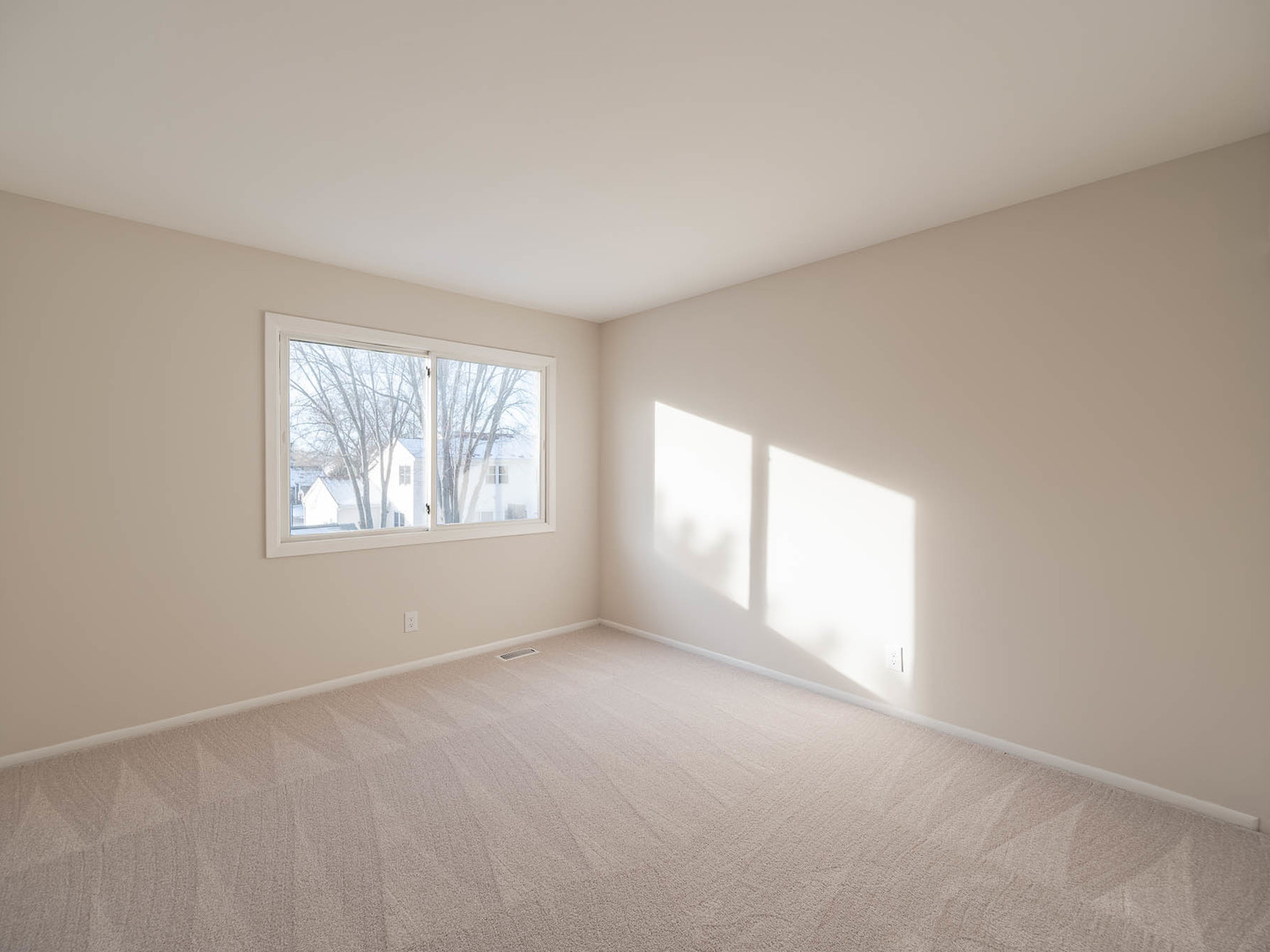 715 Concord Drive, Crystal Lake, IL 60014