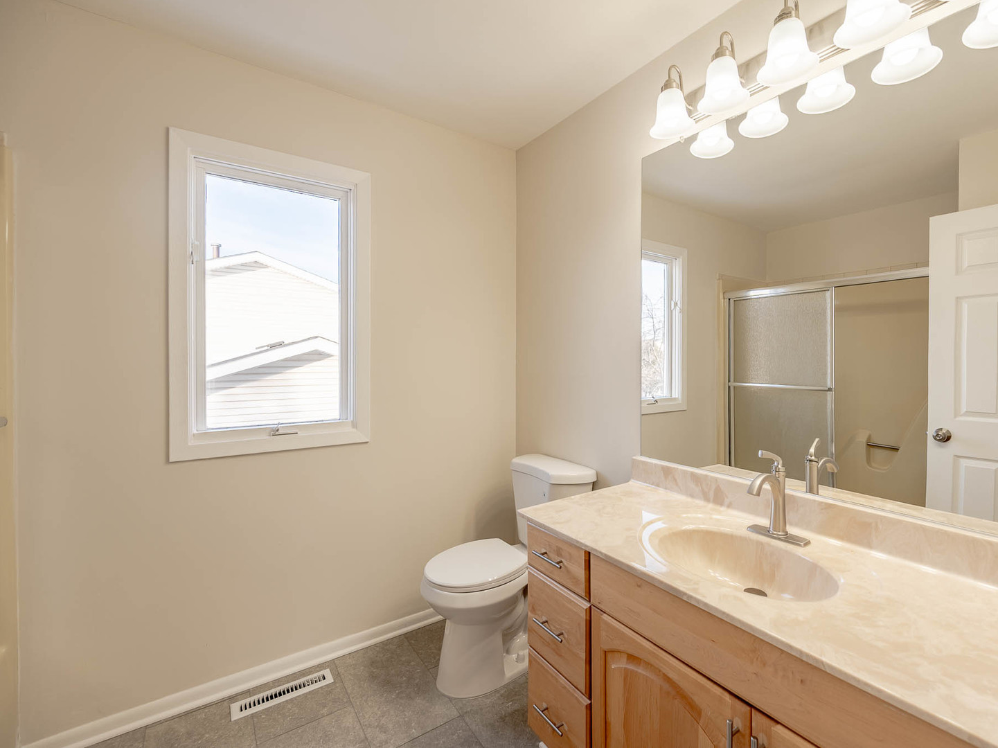 715 Concord Drive, Crystal Lake, IL 60014