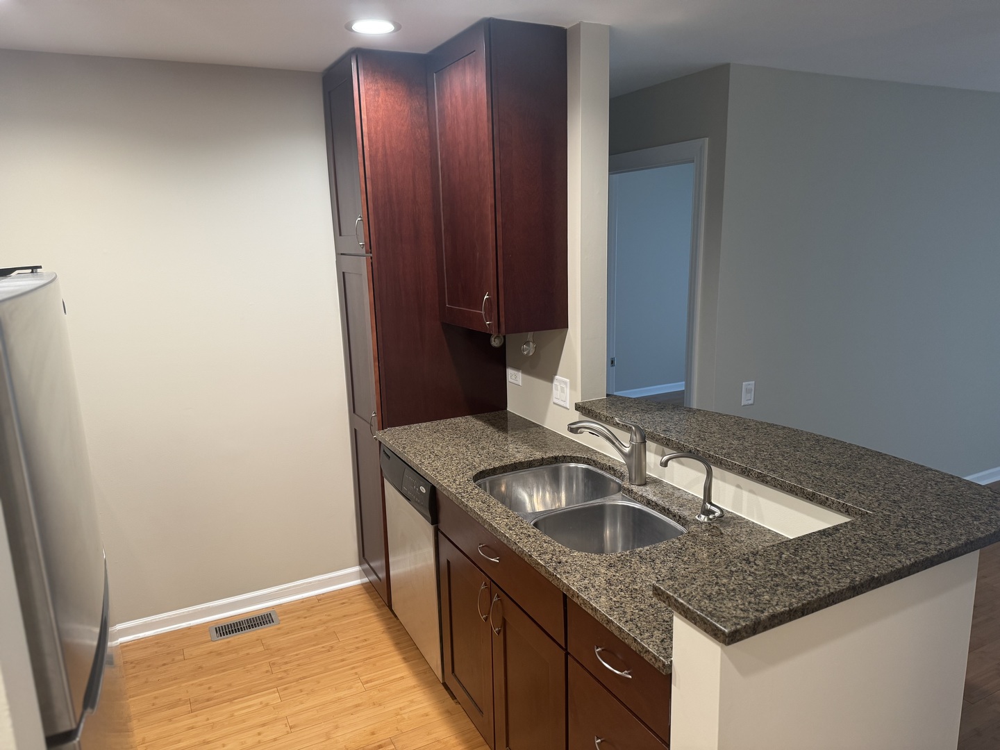 822 E Hillside Avenue, Barrington, IL 60010