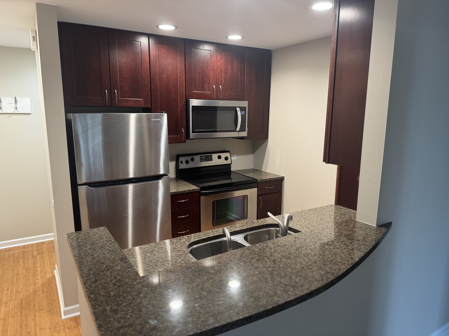 822 E Hillside Avenue, Barrington, IL 60010