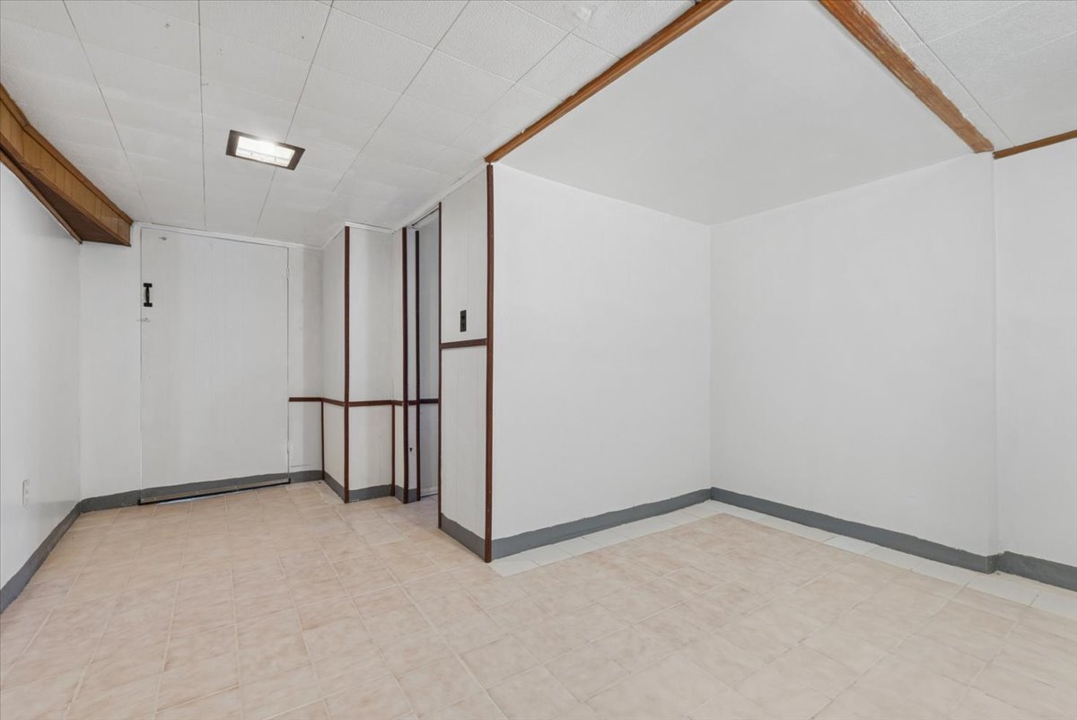 5701 S Maplewood Avenue, Chicago, IL 60629