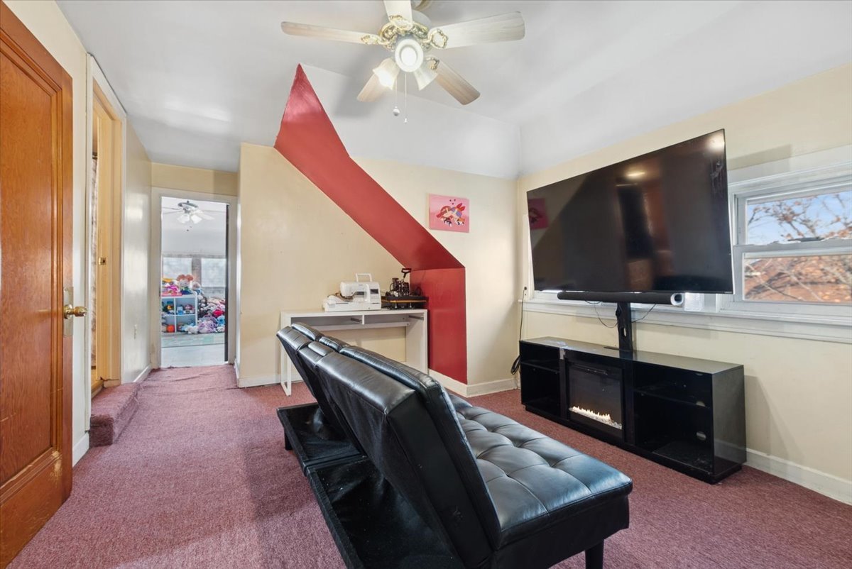 5701 S Maplewood Avenue, Chicago, IL 60629