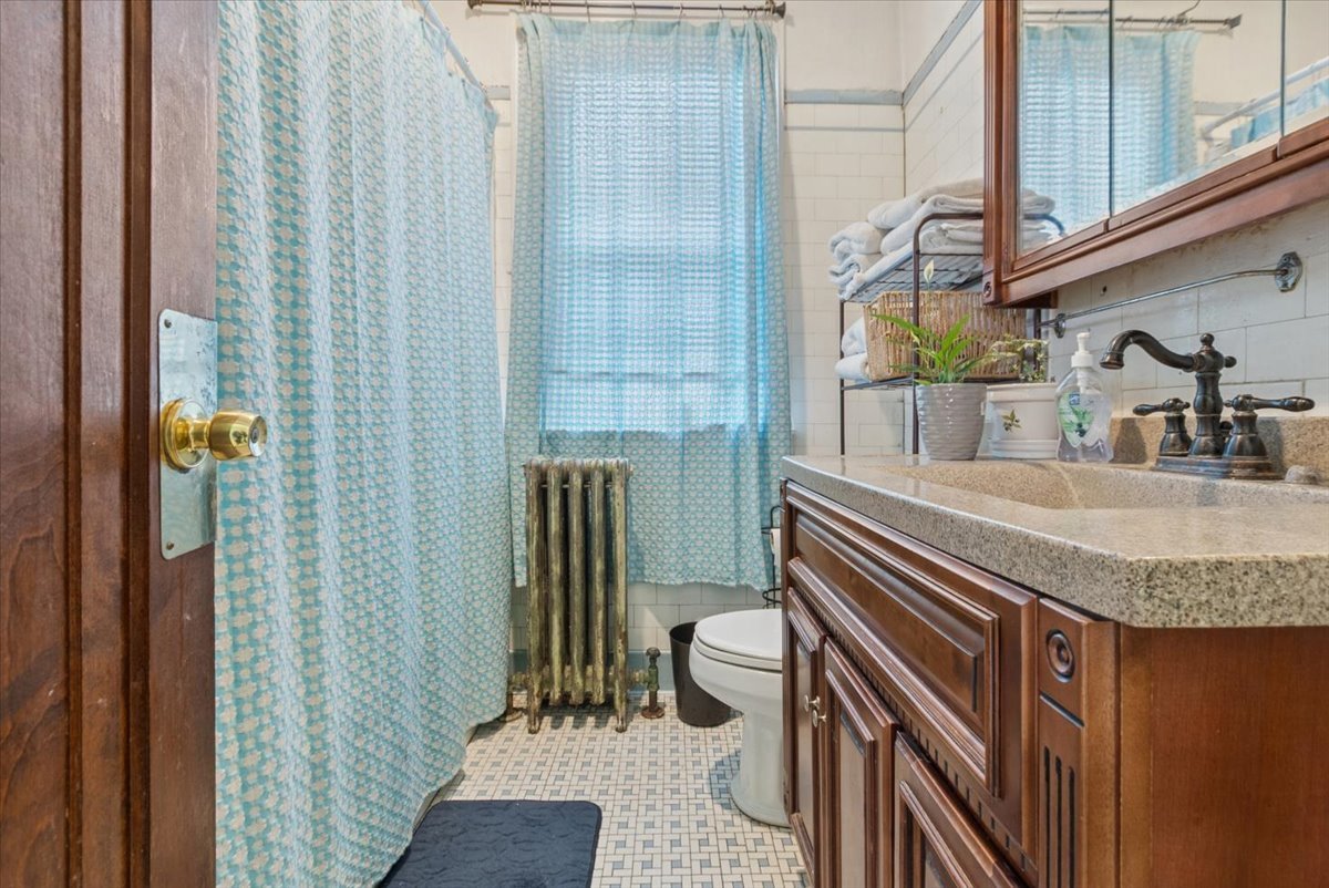 5701 S Maplewood Avenue, Chicago, IL 60629