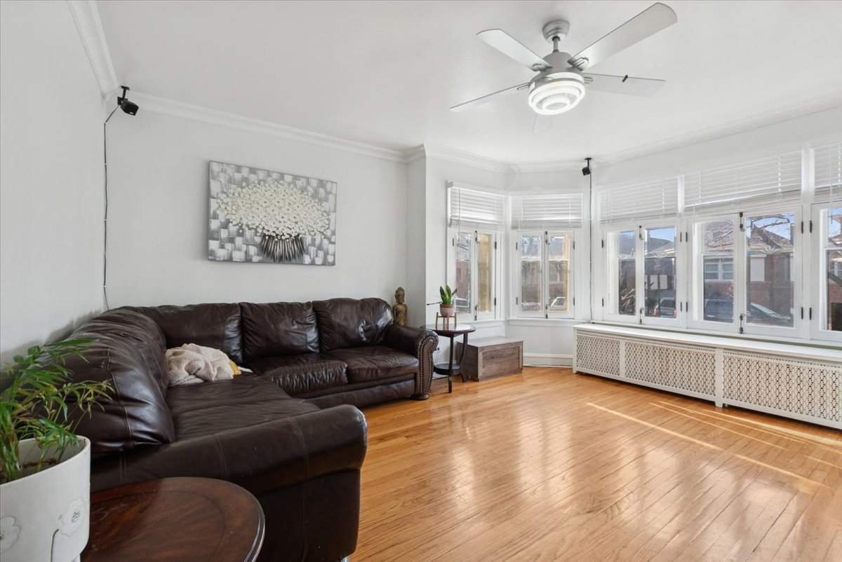 5701 S Maplewood Avenue, Chicago, IL 60629