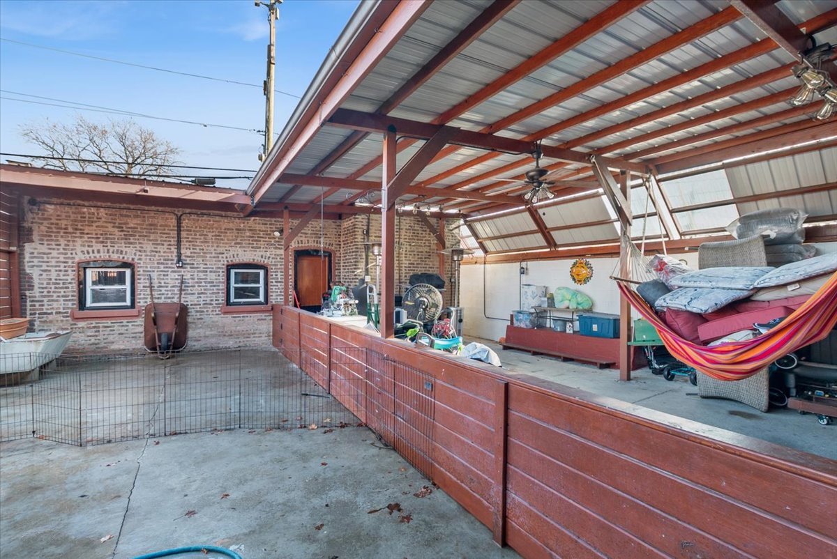 5701 S Maplewood Avenue, Chicago, IL 60629