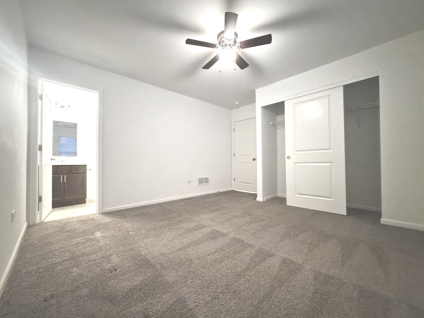 4391 Chelsea Manor Circle #4391, Aurora, IL 60504