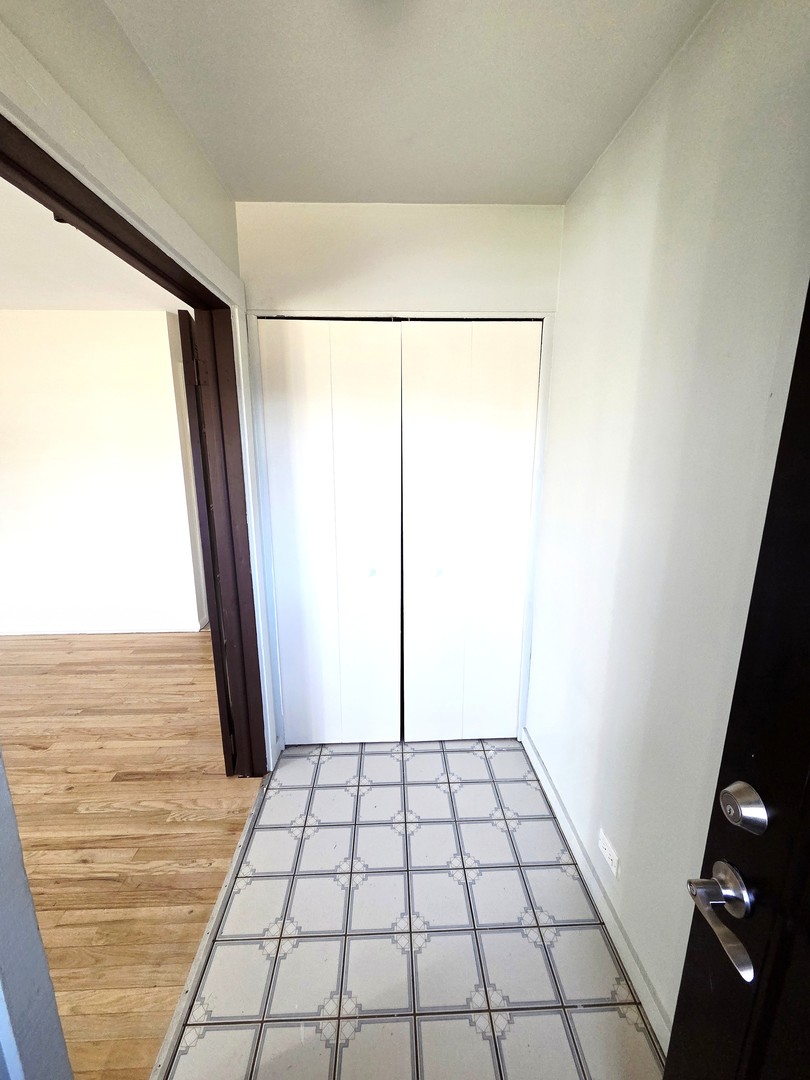 828 Lavergne Avenue, Wilmette, IL 60091