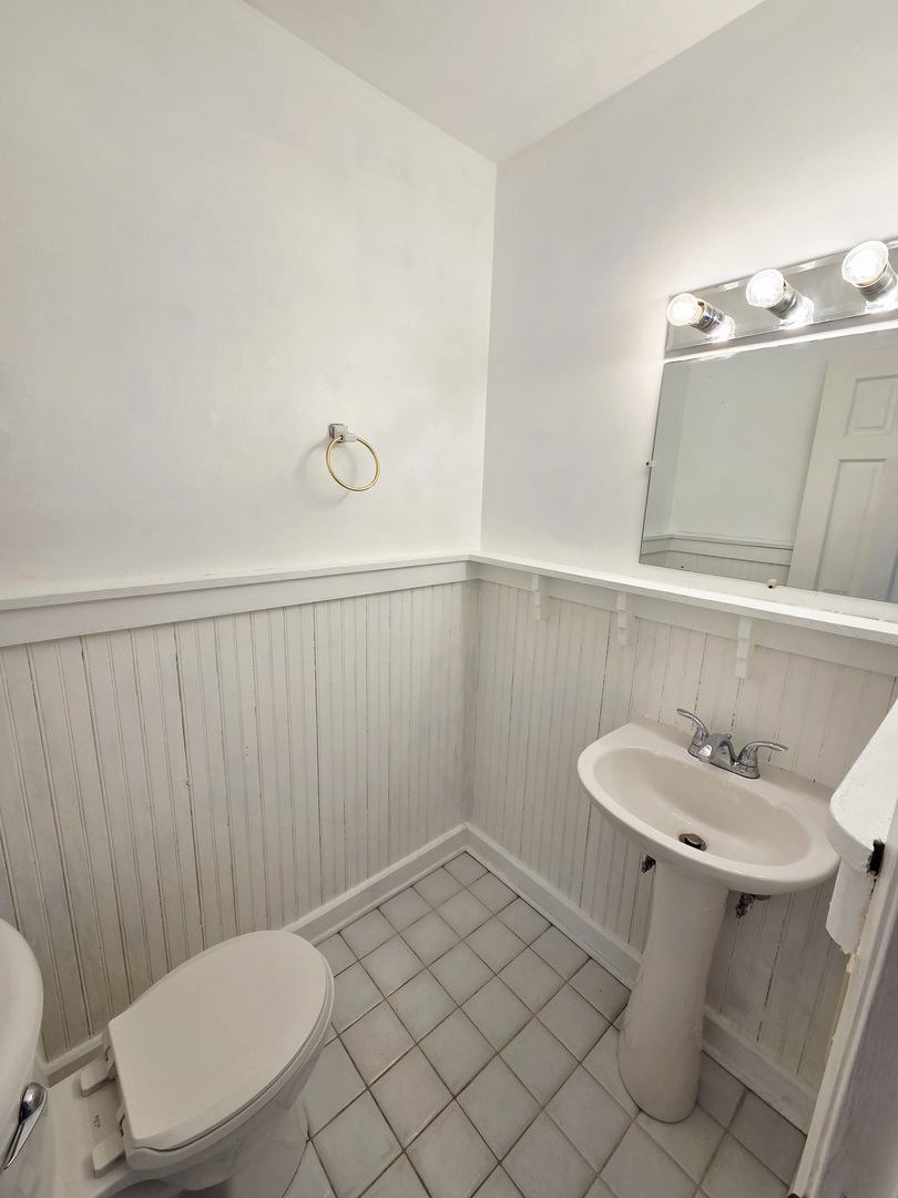 828 Lavergne Avenue, Wilmette, IL 60091