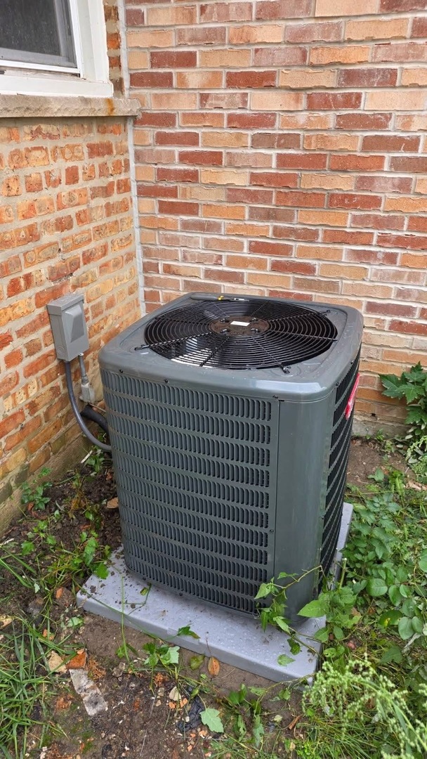 7722 W 81st Place, Bridgeview, IL 60455