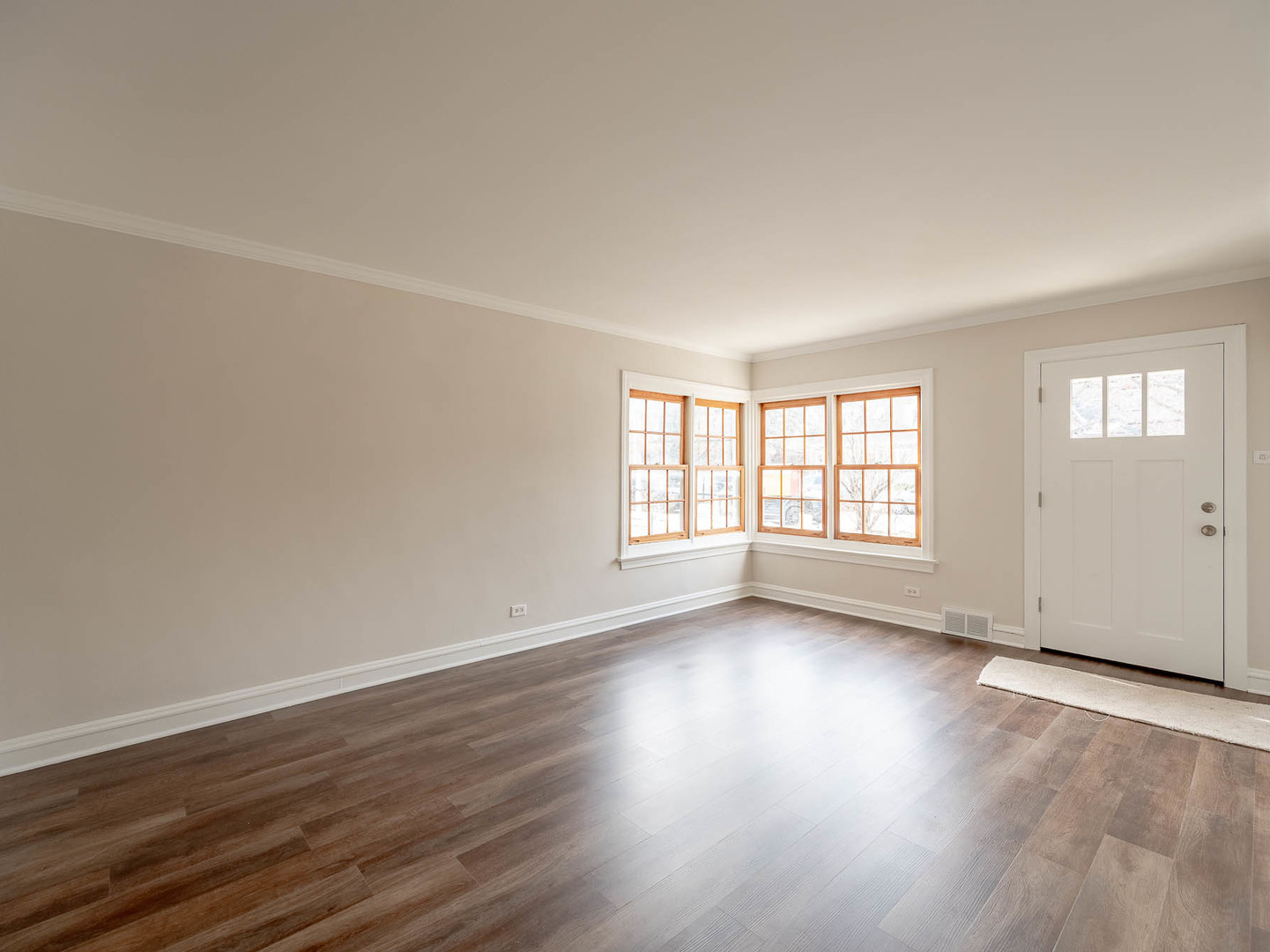 5635 N Kostner Avenue, Chicago, IL 60646