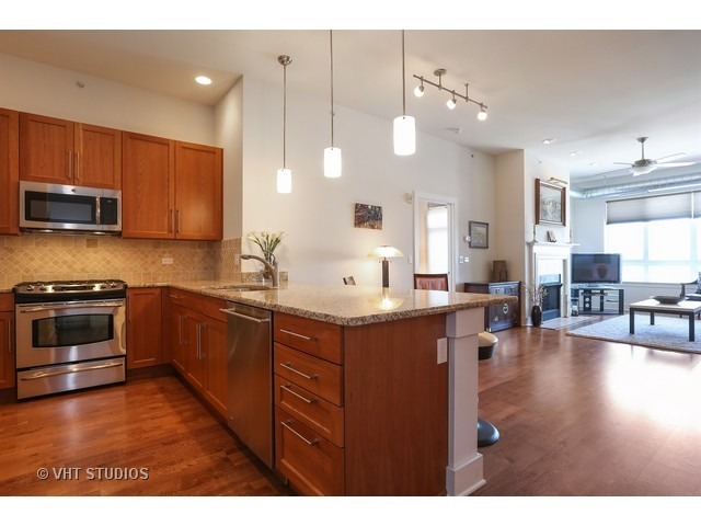 450 VILLAGE CENTER Drive #413, Burr Ridge, IL 60527