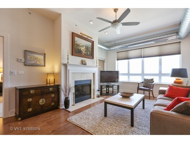 450 VILLAGE CENTER Drive #413, Burr Ridge, IL 60527