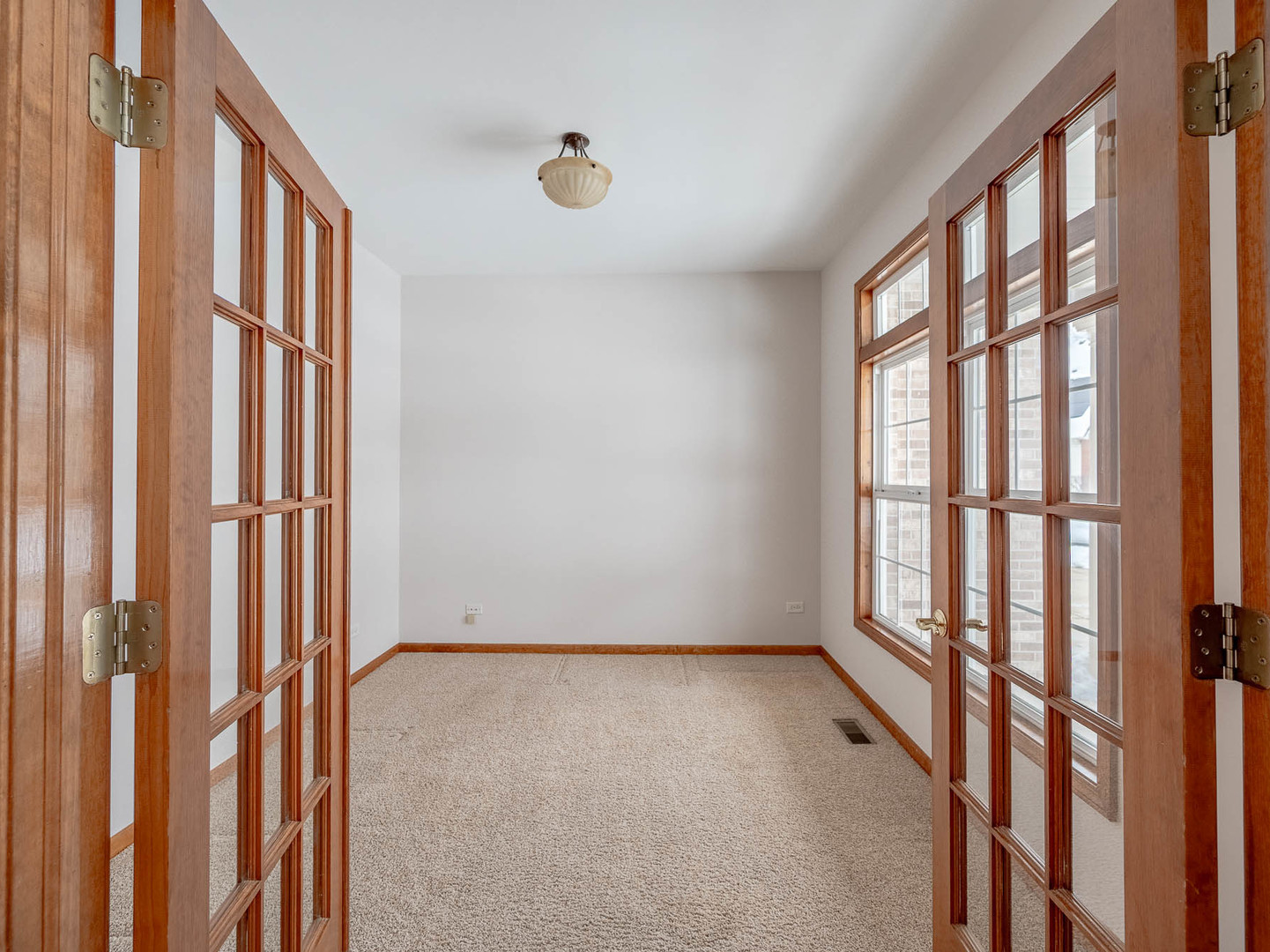 21 W Sandstone Court, South Elgin, IL 60177