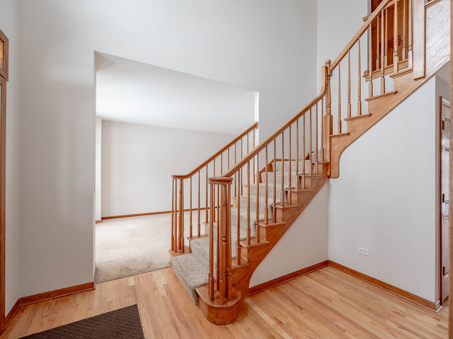 21 W Sandstone Court, South Elgin, IL 60177