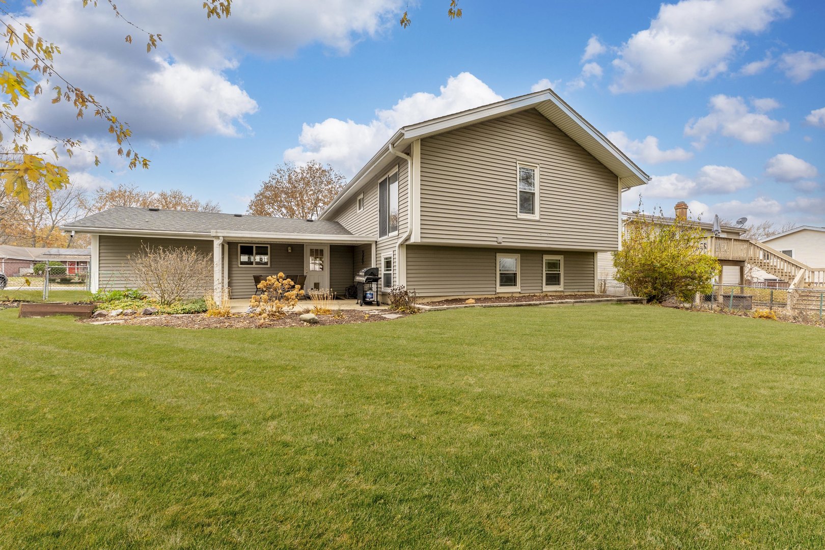 309 Plymouth Lane, Bloomingdale, IL 60108