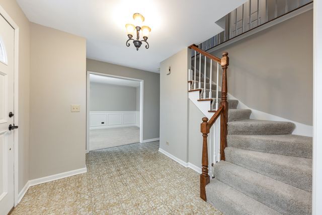 903 Canyon Run Road, Naperville, IL 60565