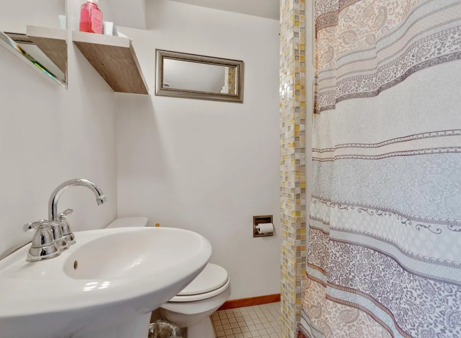 8621 US Highway 12 Highway, Richmond, IL 60071