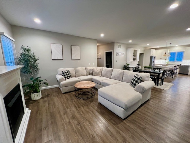 413 Moore Street, Clinton, IL 61727