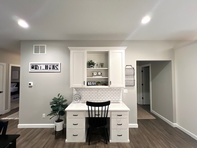 413 Moore Street, Clinton, IL 61727