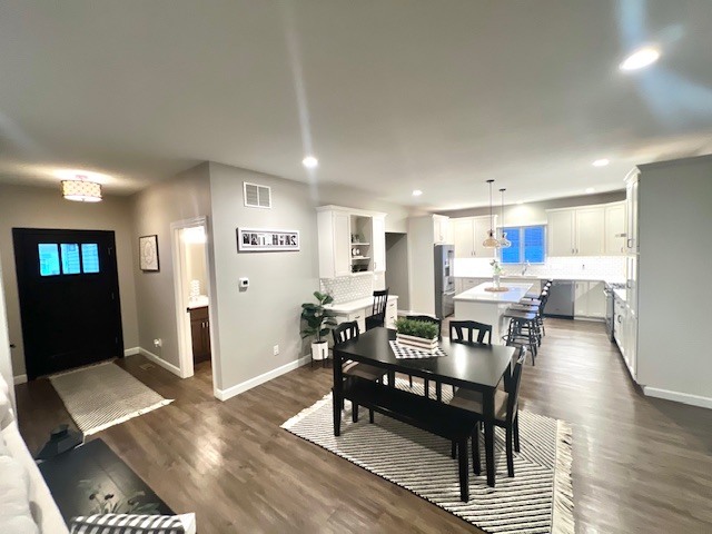 413 Moore Street, Clinton, IL 61727