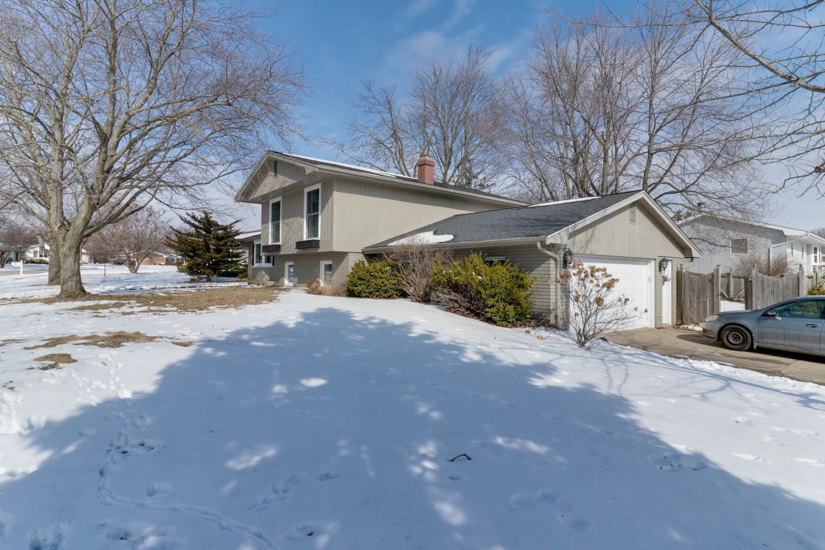 208 Hammitt Drive, Normal, IL 61761