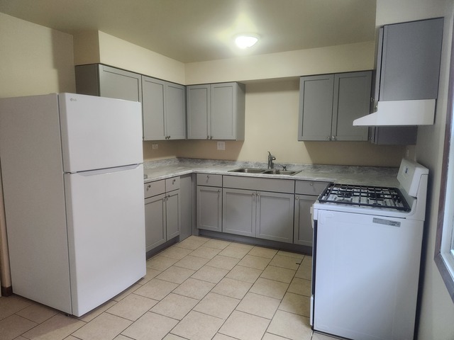 1000 Parkwood Drive #1e, Joliet, IL 60432